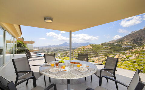 La Estrella: Table, Nuage, Meubles, Vaisselle, Ciel, Plante, Chaise, Ombre, Design Intérieur, Mobilier De Jardin