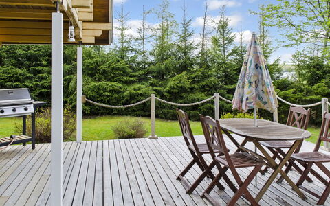 Lietukka: Meubles, Chaise, Mobilier De Jardin, Table, Bois, Tableau De Plein Air, Table Cuisine Et Salle A Manger, Ombre, Jardin, Parapluie
