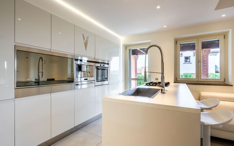 Appendino: Cabinetry, Comptoir, Meubles, Bâtiment, Appareil De Cuisine, Cuisine, Bois, Électroménager, Évier, Cuisinière