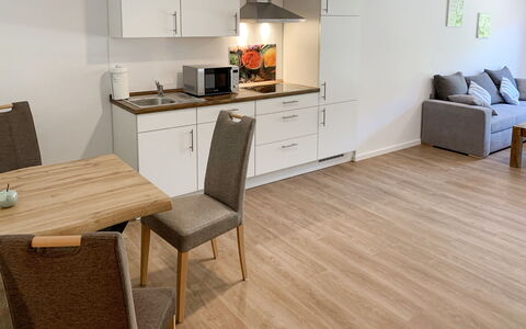 Spiekeroog: Cabinetry, Propriété, Meubles, Comptoir, Canapé, Cuisine, Table, Appareil De Cuisine, Bâtiment, Bois