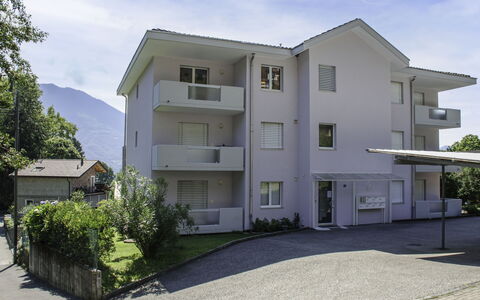 Minusio 45: Ciel, Nuage, Bâtiment, Propriété, Fenêtre, Plante, Maison, Arbre, Lot Terre