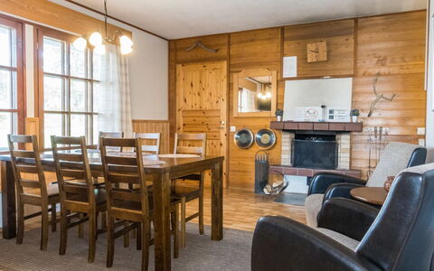 Saariseläntie 8 D7: Voie Navigable, Banque, Cours D'Eau, Lac, Chalet, Forêt, Canal, Réservoir, Cabane En Rondins