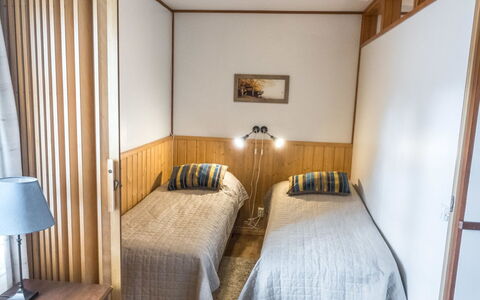 Saariseläntie 8 D7: Voie Navigable, Banque, Cours D'Eau, Lac, Chalet, Forêt, Canal, Réservoir, Cabane En Rondins