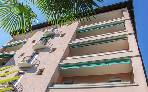 Appartamento 2- Giardino: Ciel, Bâtiment, Propriété, Bleu, Vert, Bleu Azur, Arecales, Design Urbain, Suppression Des Plantes Ligneuses, Condominium