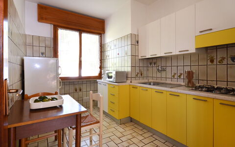 Missana: Cabinetry, Meubles, Evier, Comptoir, Évier, Robinet, Table, Cuisine, Électroménager, Appareil De Cuisine