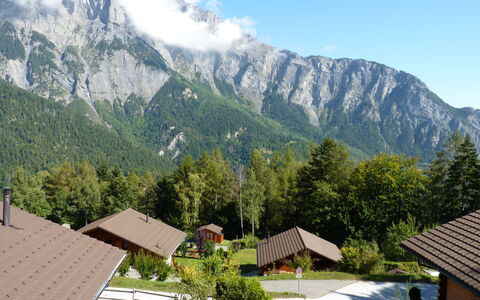 Ambigu: Ciel, Montagne, Plante, Nuage, Écorégion, Arbre, Paysage Naturel, Montagnes, Maison, Bâtiment