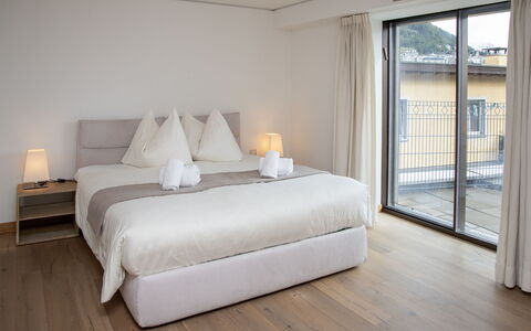 Chesa Piz Padella - St. Moritz: Meubles, Design Intérieur, Sol, Sol, Bois, Lit, Pièce, Chambre, Textile, Parquet