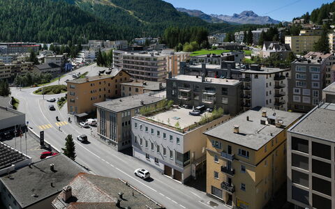 Chesa Piz Padella - St. Moritz: Bâtiment, Zone Urbaine, Ville, Zone Résidentielle, Architecture, Quartier, Design Urbain, Établissements Humains, Zone Métropolitaine, Appartement