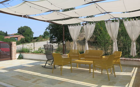 Tenuta Margherita: Plante, Meubles, Ciel, Bâtiment, Ombre, Arbre, Table, Mobilier De Jardin, Éclairage, Chaise