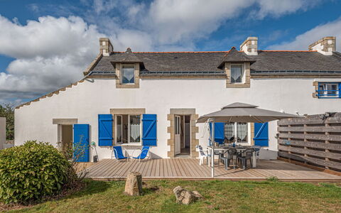 Les Palmiers: Nuage, Ciel, Bâtiment, Fenêtre, Propriété, Plante, Porte, Maison, Lot Terre, Chalet