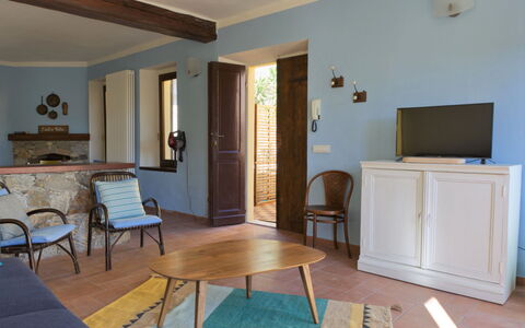Canton Balin: Meubles, Table, Propriété, Bois, Design Intérieur, Chaise, Sol, Cabinetry, Canapé, Sol