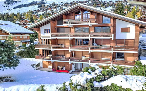 Verbier 231: Bâtiment, Neige, Fenêtre, Plante, Maison, Design Urbain, Arbre, Quartier, Bois, Biome