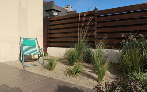 Les Dunes: Plante, Propriété, Ciel, Bâtiment, Surface De La Route, Clôture, Bois, Architecture, Ombre, Herbe