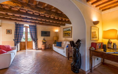 Casale Poggio Lupinaio: Meubles, Propriété, Cadre, Plante D'Appartement, Bois, Éclairage, Design Intérieur, Architecture, Bâtiment, Chaise