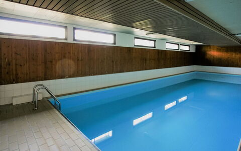 Panorama 66: L'Eau, Bâtiment, Piscine, Lumière, Bois, Ombre, Sol, Sol, Loisir, Ligne