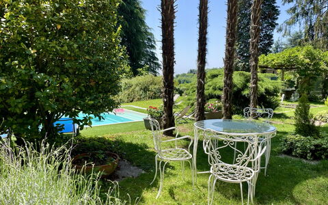 Sofia: Plante, L'Eau, Arbre, Table, Paysage Naturel, Mobilier De Jardin, Ombre, Tableau De Plein Air, Chaise, Rectangle