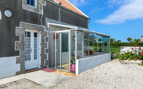 Ty Ruz: Ciel, Bâtiment, Propriété, Plante, Nuage, Fenêtre, Porte, Architecture, Maison, Lot Terre