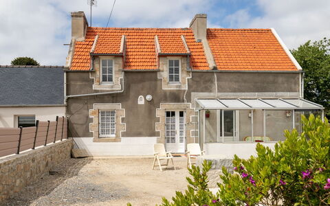 Ty Ruz: Ciel, Plante, Bâtiment, Nuage, Fenêtre, Maison, Arbre, Lot Terre, Architecture, Porte