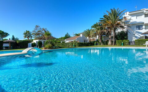 Blue Ducado de Golf: Bleu, L'Eau, Piscine, Loisir, Recours, Aménagement Paysager, Tropiques, Ombre, Ville Resort