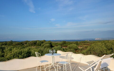Contraruia: Nuage, Ciel, Propriété, Table, L'Eau, Bleu Azur, Chaise, Mobilier De Jardin, Plan D'Eau, Paysage