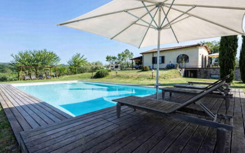 Villa Dell'acquaborra: Piscine, Recours, Ombre, Eco Hôtel, Mobilier De Jardin, Loisir, Parapluie, Balancelle, Plate-Forme