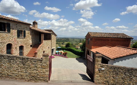 San Lorenzo: Nuage, Ciel, Fenêtre, Plante, Bâtiment, Arbre, Maison, Lot Terre, Chalet, Quartier