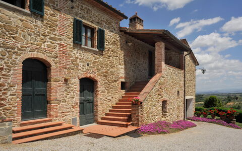 San Lorenzo: Ciel, Nuage, Plante, Fenêtre, Bâtiment, Porte, Escaliers, Bois, Brique, Brickwork