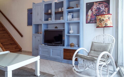 La Terrazza Di Santa Marinella: Propriété, Meubles, Cabinetry, Bleu Azur, Étagère, Bois, Design Intérieur, Confort, Architecture, Rayonnage