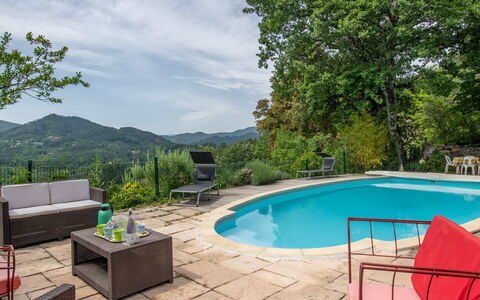 Les Ondes: L'Eau, Propriété, Nuage, Plante, Ciel, Piscine, La Nature, Bleu Azur, Mobilier De Jardin, Arbre