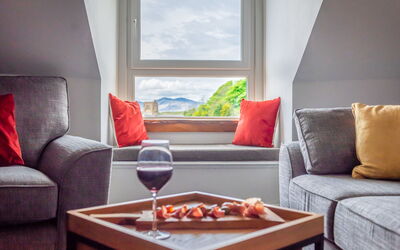 Burnbank Apartment
