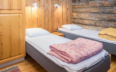Rukanpesä 2A: Lit, Chambre, Bois, Sol, Sol, Design Intérieur, Lit Superposé, Drap De Lit, Literie, Pièce