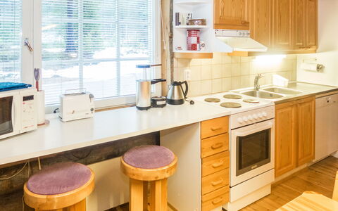 Rukanpesä 2B: Bois, Meubles, Cuisine, Design Intérieur, Sol, Comptoir, Plafond, Sol, Éclairage, Appareil De Cuisine