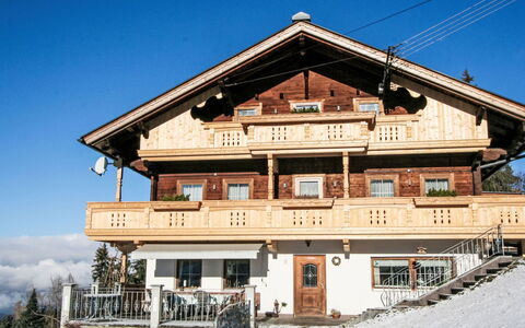 Fügen 755: Neige, Porte, Chalet, L'Hiver, Gelé, Balcon, Porche, Maison Historique, Siding, Village De Montagne
