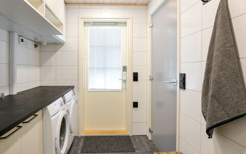 Tonttutahko 20 a: Lit, Meubles, Chambre, Design Intérieur, Literie, Drap De Lit, Sol, Bois, Sol, Pièce