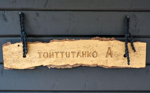 Tonttutahko 20 a: Lit, Meubles, Chambre, Design Intérieur, Literie, Drap De Lit, Sol, Bois, Sol, Pièce