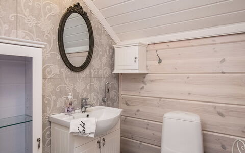 Tyssinniemi: Lit, Meubles, Chambre, Design Intérieur, Literie, Drap De Lit, Sol, Bois, Sol, Pièce