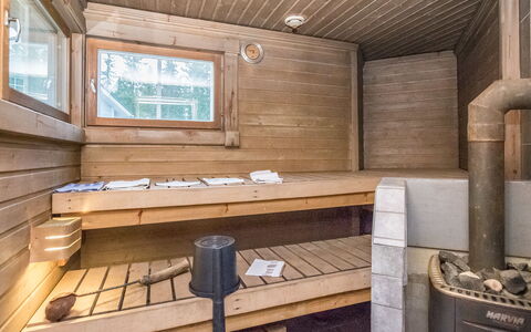 Tyssinniemi: Lit, Meubles, Chambre, Design Intérieur, Literie, Drap De Lit, Sol, Bois, Sol, Pièce