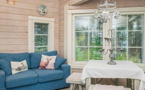 Tyssinniemi: Lit, Meubles, Chambre, Design Intérieur, Literie, Drap De Lit, Sol, Bois, Sol, Pièce