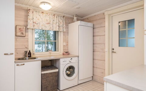 Tyssinniemi: Lit, Meubles, Chambre, Design Intérieur, Literie, Drap De Lit, Sol, Bois, Sol, Pièce