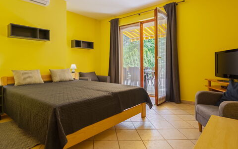 Jókai: Design Intérieur, Meubles, Sol, Sol, Pièce, Lit, Chambre, Domicile, Plafond, Confort
