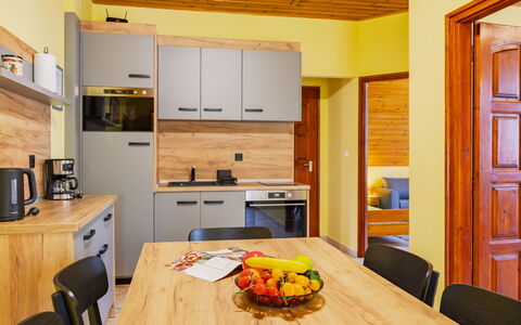 Jókai: Design Intérieur, Meubles, Bois, Sol, Sol, Plafond, Comptoir, Cuisine, Pièce, Cabinetry
