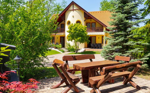Jókai: Maison, Domicile, Chalet, Jardin, Pelouse, Biens, Cour, Porche, Hacienda, Arrière-Cour