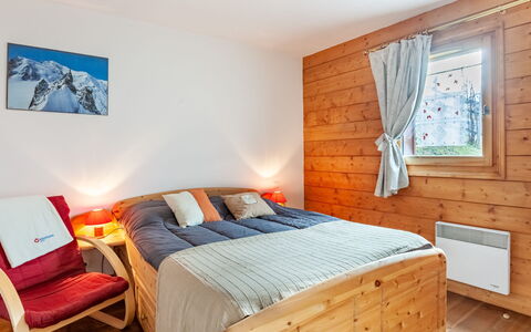 Marmottes A6: Meubles, Propriété, Confort, Bâtiment, Bleu Azur, Bois, Textile, Fenêtre, Tiroir, Éclairage