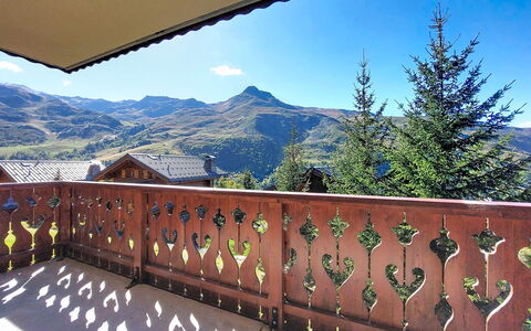 Les Menuires 660: Chaîne De Montagnes, Balcon, Vallée, Crête, Alpes, Station De Montagne, Tache De Bois, Balustre, Massif, Dur