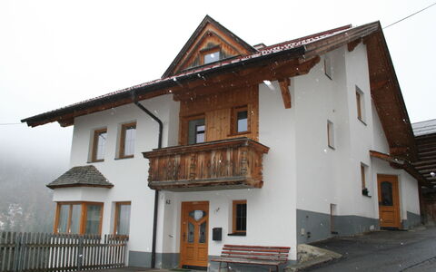 Kappl 324: Bâtiment, Ciel, Fenêtre, Porte, Maison, Bois, Zone Résidentielle, Façade, Chalet