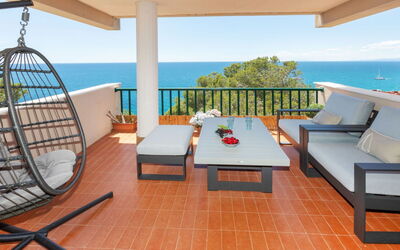 Salou 222: Table, Propriété, Meubles, Ciel, L'Eau, Plante, Chaise, Bâtiment, Mobilier De Jardin, Éclairage