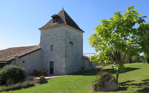 Dondas 600: Ciel, Plante, Bâtiment, Lot Terre, Arbre, Herbe, Paysage Naturel, Zone Rurale, Chalet, Maison
