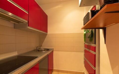 Emillia: Cabinetry, Comptoir, Bâtiment, Évier, Evier, Cuisine, Orange, Bois, Design Intérieur, Sol