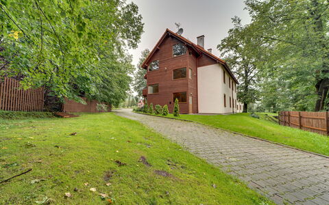 Karpacz 500: Plante, Bâtiment, Ciel, Vert, Paysage Naturel, Maison, Arbre, Lot Terre, Architecture, Surface De La Route
