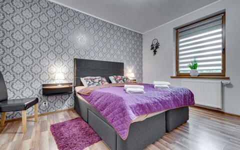 Karpacz 500: Bâtiment, Meubles, Propriété, Fenêtre, Confort, Bois, Violet, Maison, Design Intérieur, Sol